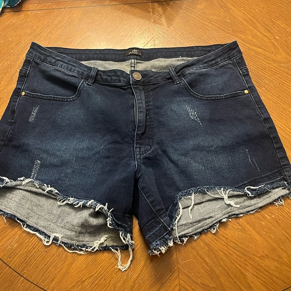 Raw Hem Dark Wash Denim Shorts Plus Size 16 w/ 5” inseam